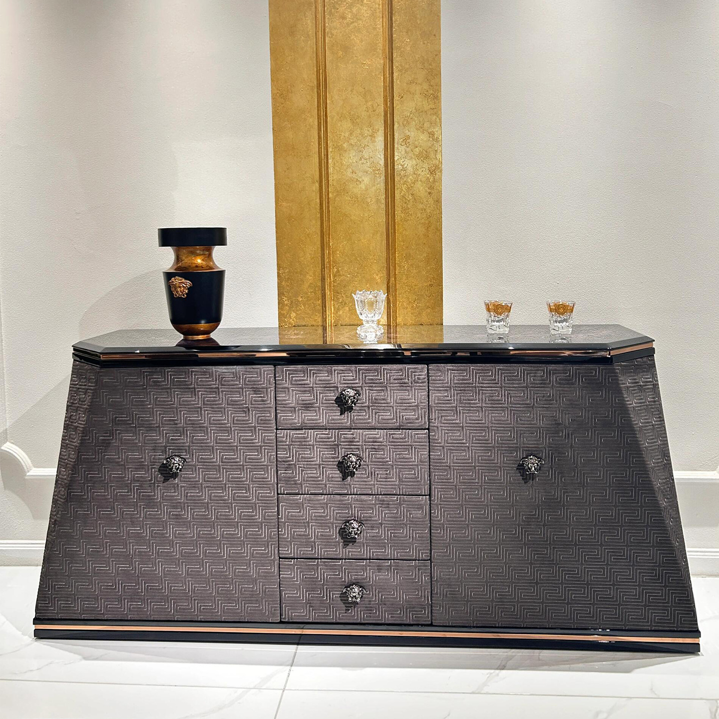 Italian Light Luxury Sideboard Villa Mansion Model Room Restaurant Upholstered Leather Hard-Packed Decorative Cabinet Xiaohongshu