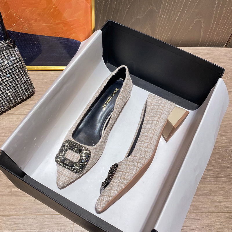 2024 New Shallow Mouth Pointed Single Shoes Women's Style Water Diamond Square Button Thick Heel Large Women's Shoes