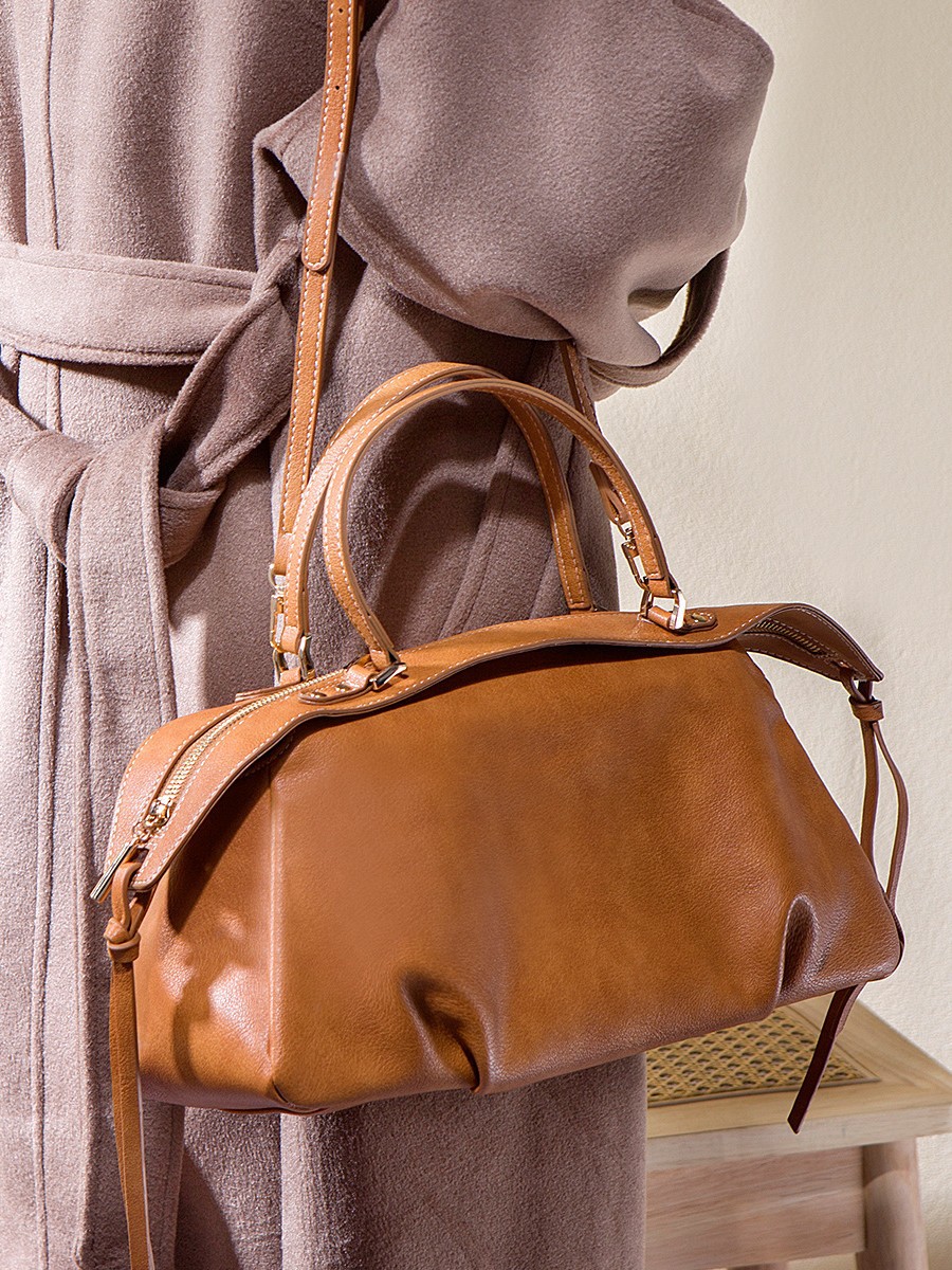 Bolsa de invierno de otoño y invierno de gran capacidad en línea 2025 nueva bolsa de almohada universal bolsa de bolos bolso