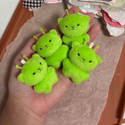 New Plush Alien Cat Invasion of Earth Handmade Doll Pendant, Super Soft and Adorable Accessory Gift
