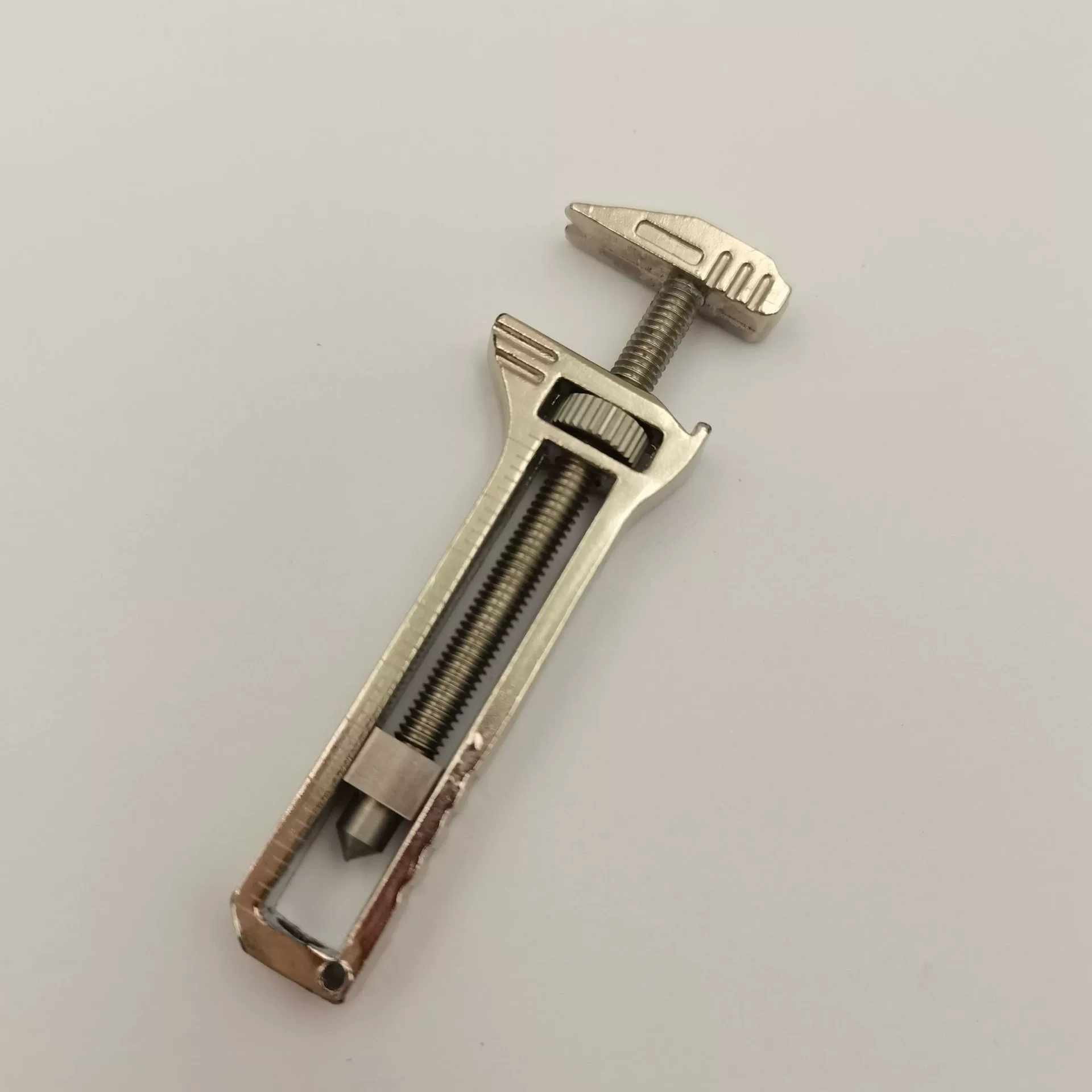 Трансграничный компактный многофункциональный вспомогательный инструмент из титанового сплава Compact Titanium Multitool