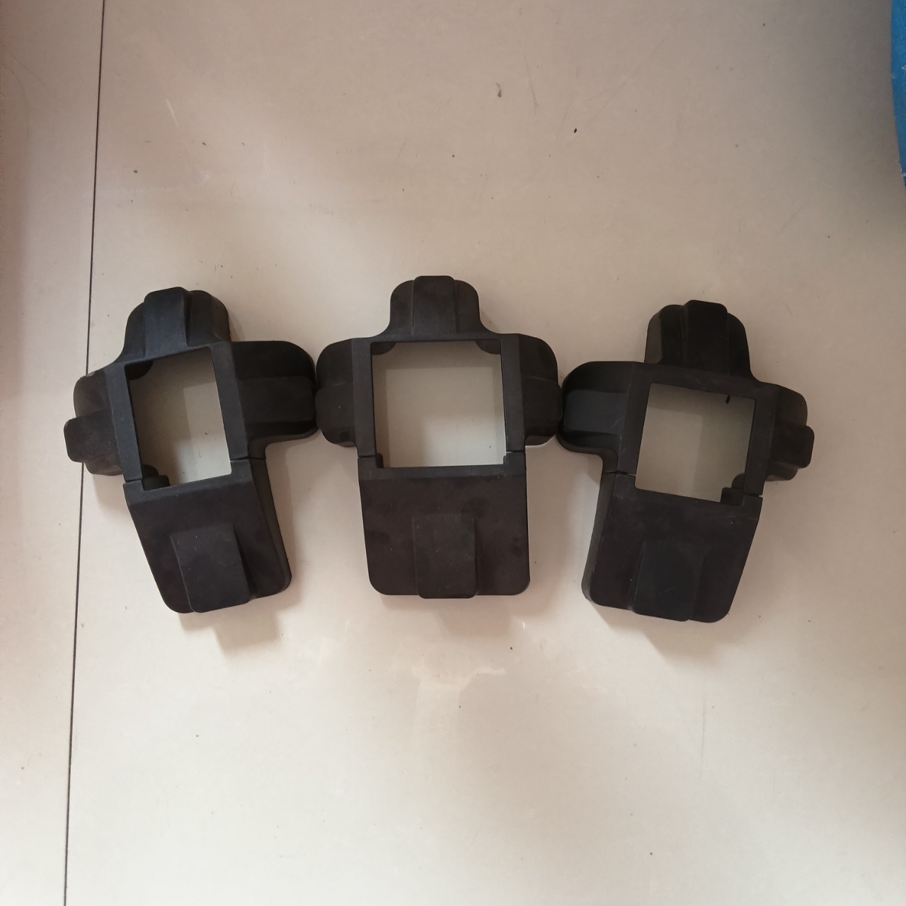 机器人安全防护栏配件全套车间隔离网十字底脚防护盖