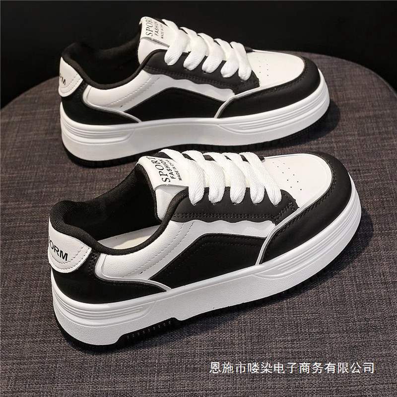 Zapatos blancos de suela gruesa para mujeres muffin primavera y otoño versátil 2025 verano transpirable nuevos zapatos de skate casuales populares