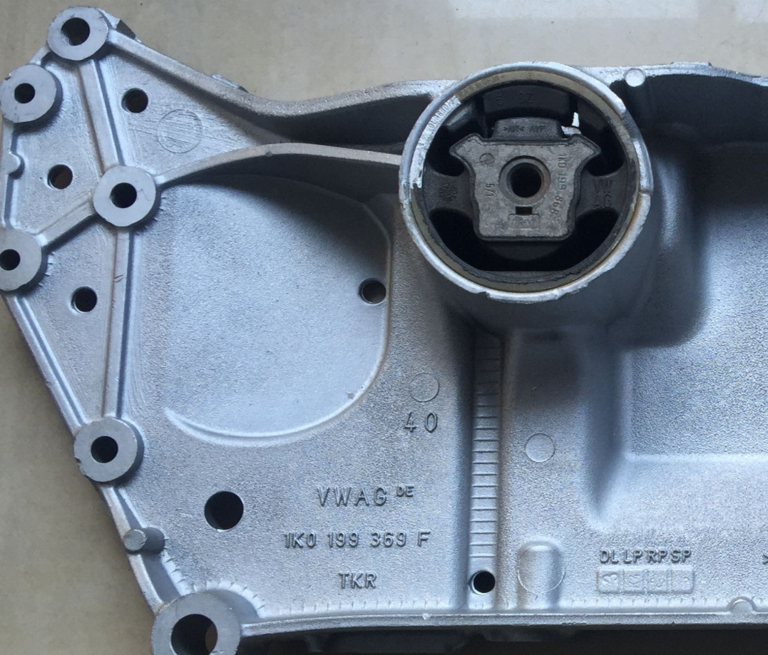 Factory Direct Sales Suitable for Volkswagen Sagitar Touran Rear Axle 1K0199369F Subframe Bridge
