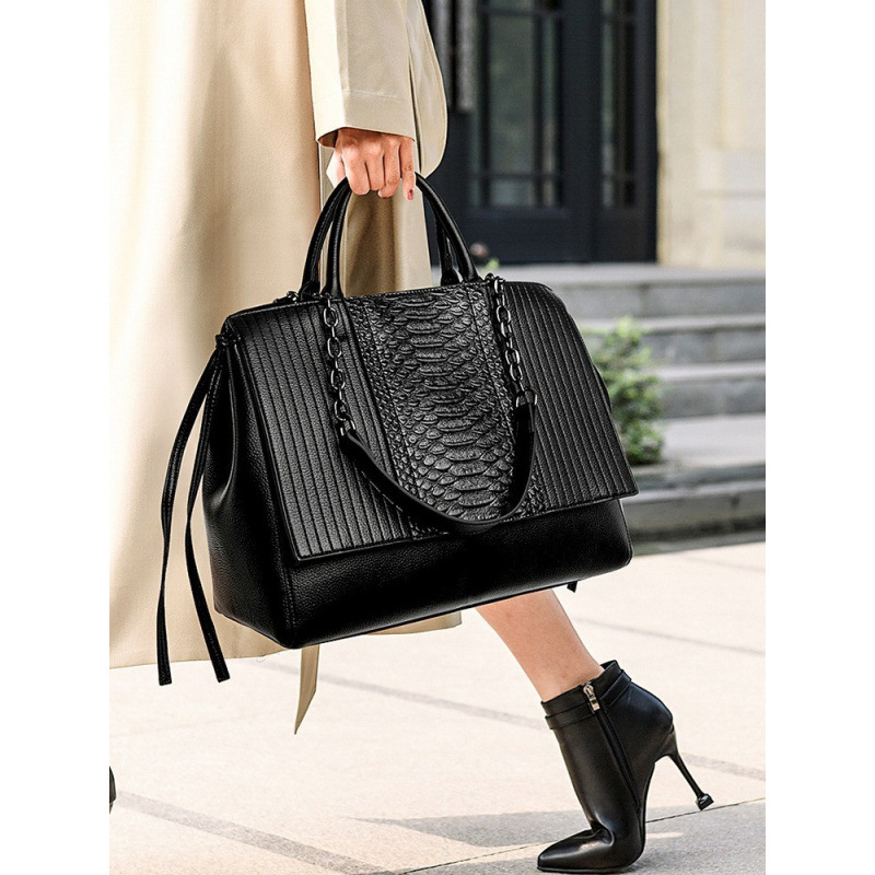 Crocodile-patterned tote bag, fashionable and textured, new cross