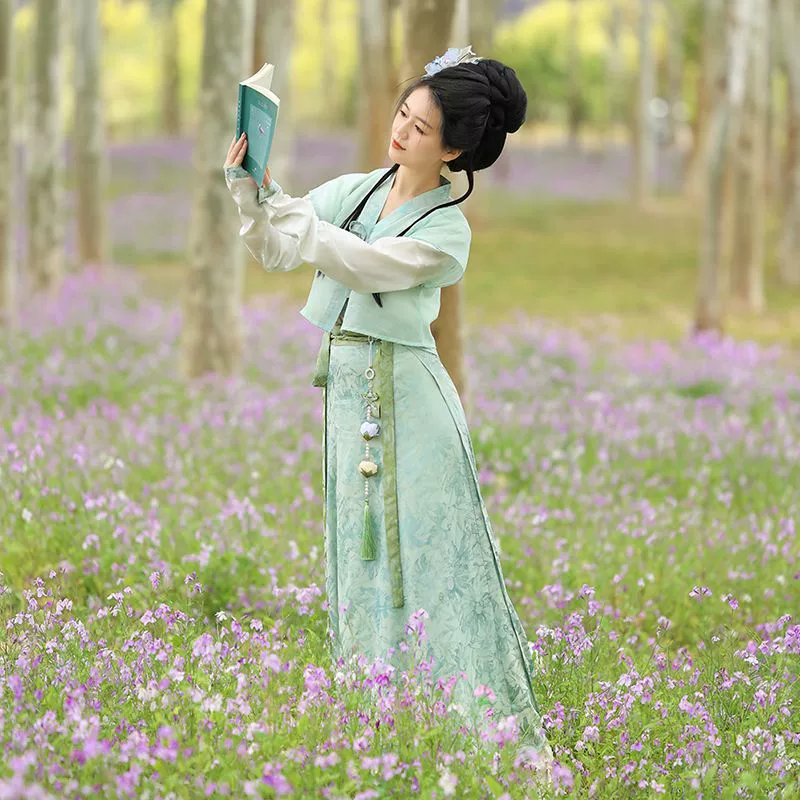 Оригинальный улучшенный Hanfu 2025 новый жаккард Tang Yunzi весной и летом