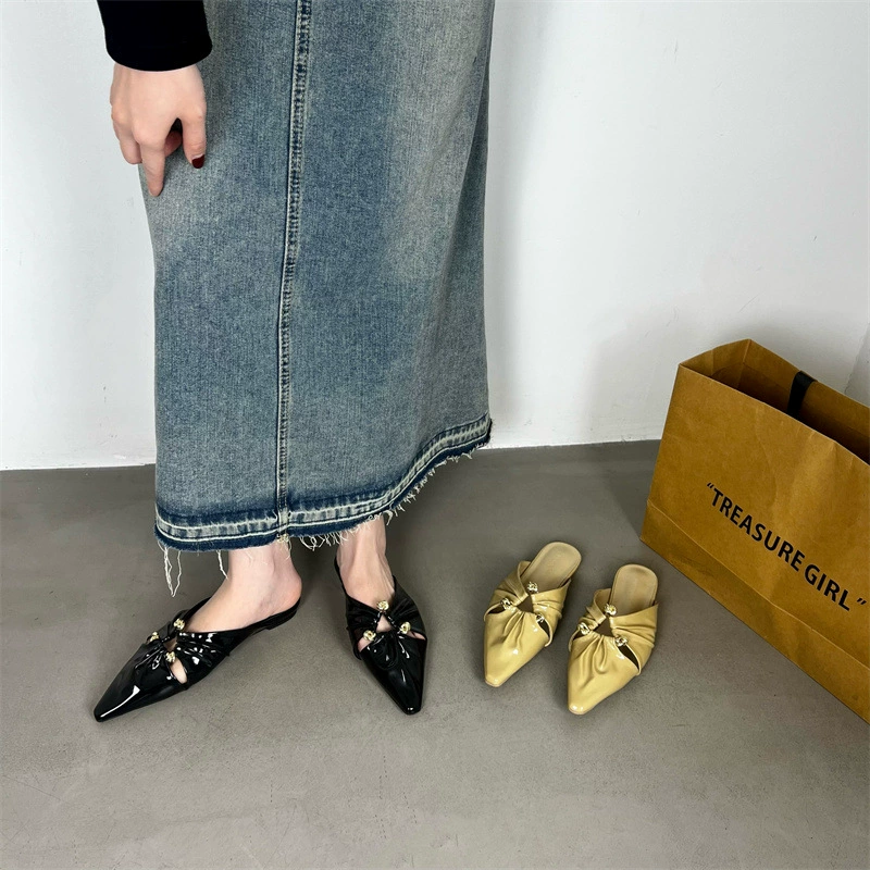 Нишевые дизайн 2025 остроконечные полые треугольные пряжки плоские сандалии