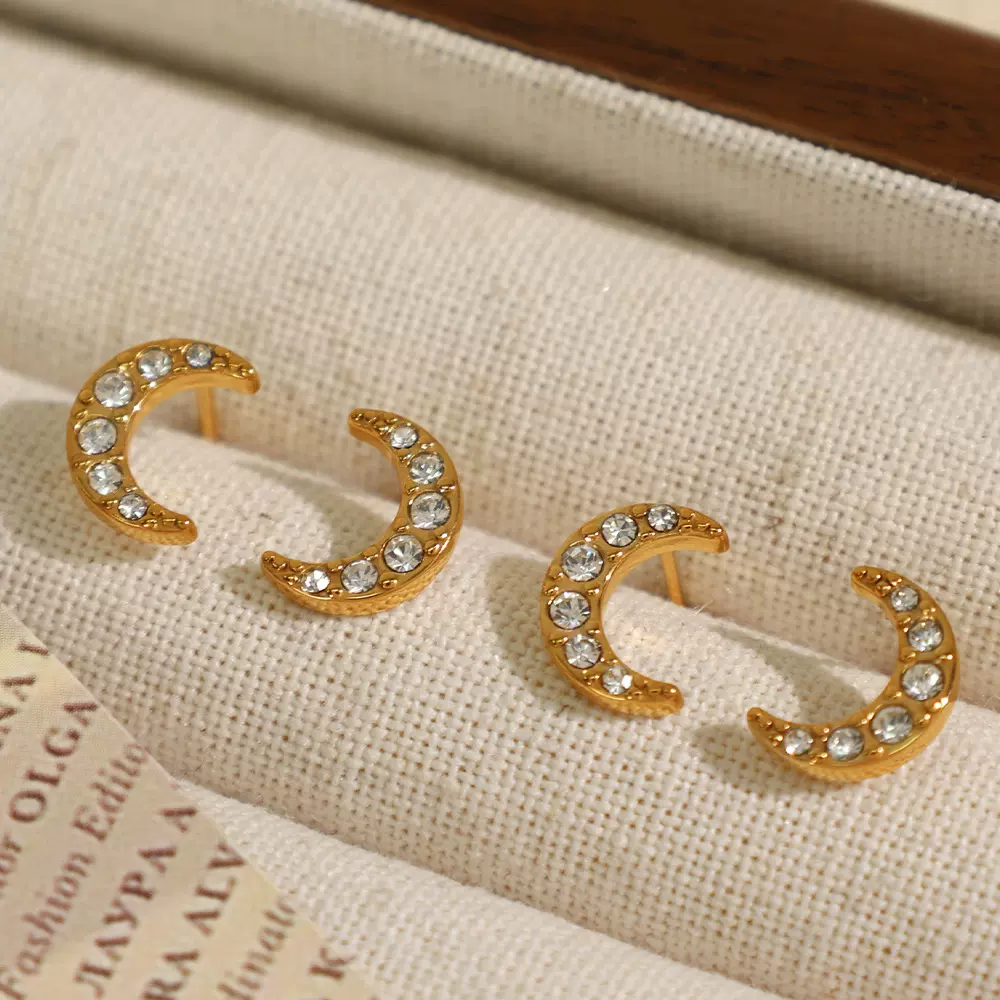 欧美热卖耳饰钛钢镀18k镶嵌锆石个性创意月牙月亮耳骨钉小耳钉