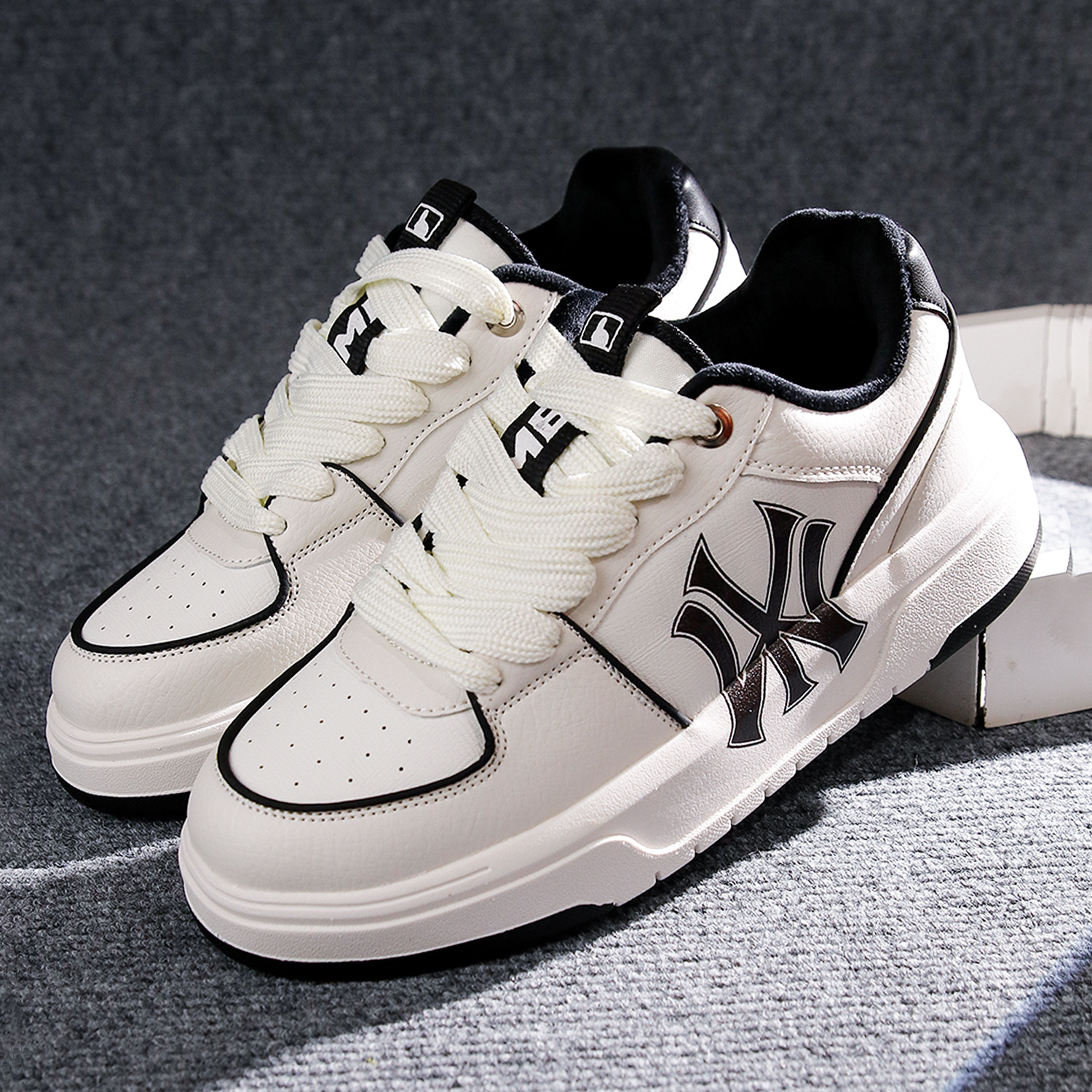 真皮小白鞋男2024秋冬新款厚底加绒保暖情侣款板鞋休闲百搭运动鞋