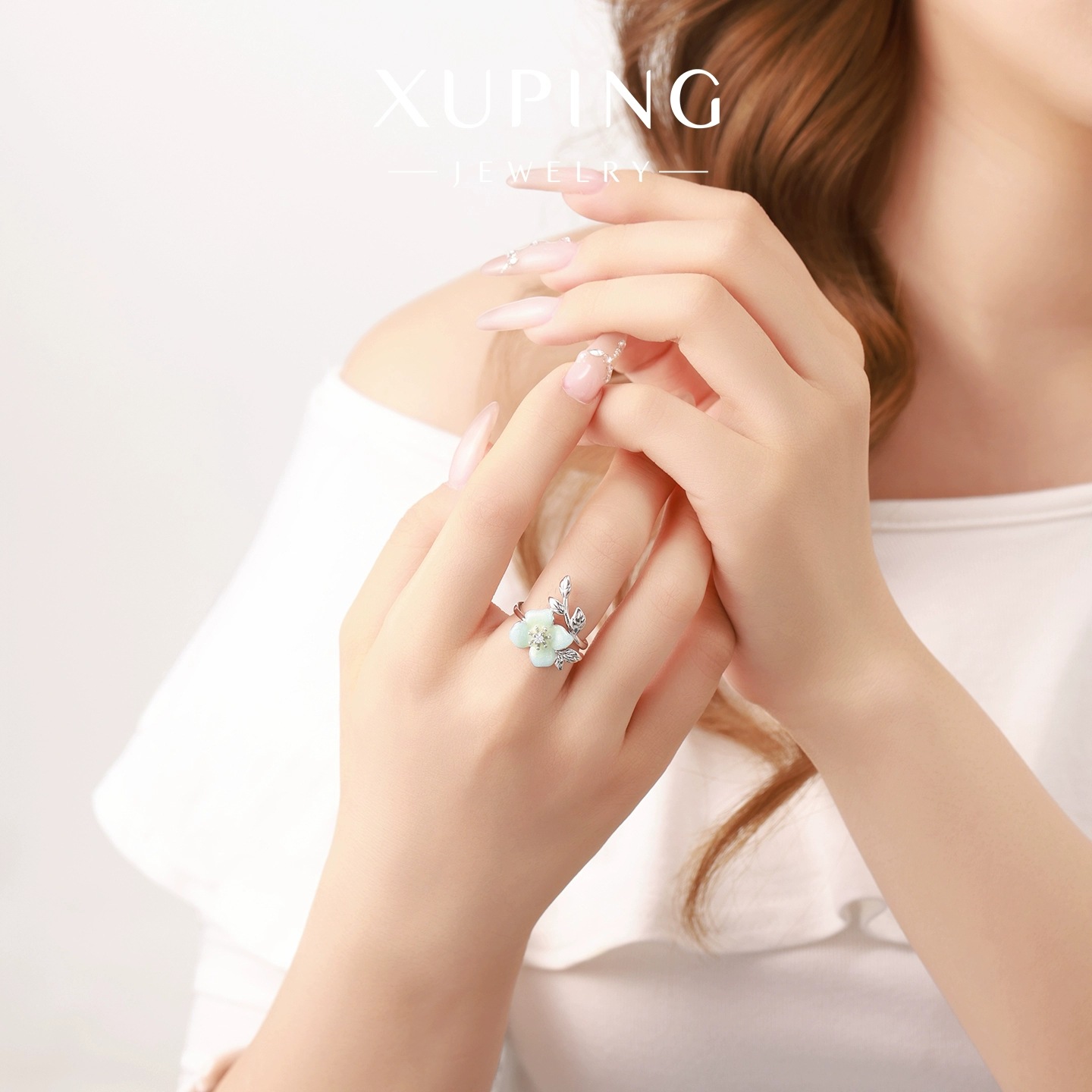 Xuping serie de goteo de moda de cuatro hojas de textura de flores anillo de hoja simple y fácil de usar suave viento anillo de otoño y invierno al por mayor