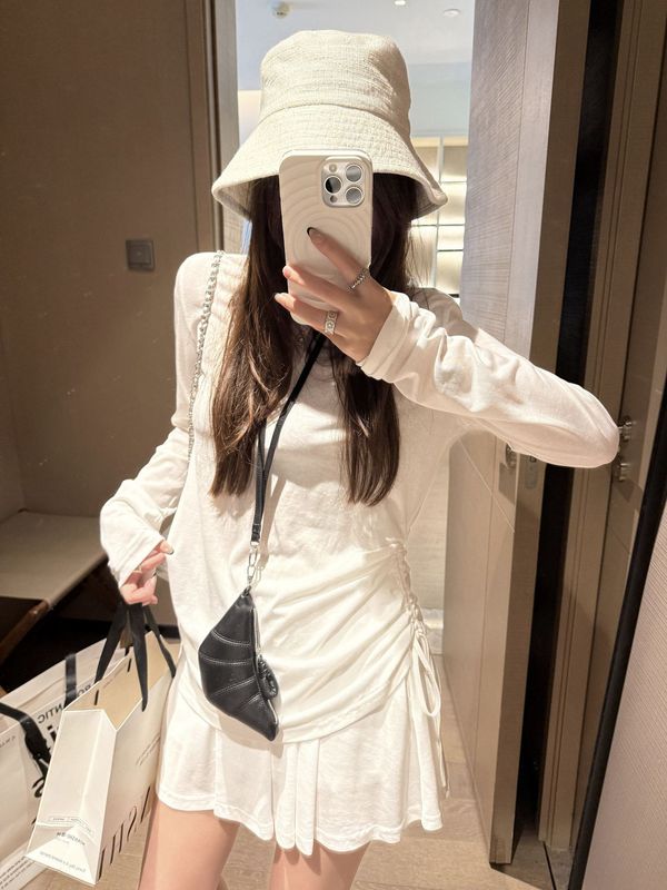 ニッチデザインのおしゃれなバックレス長袖プリーツTシャツ+ショートスカートのツーピース夏用日焼け止めアイススーツ|undefined