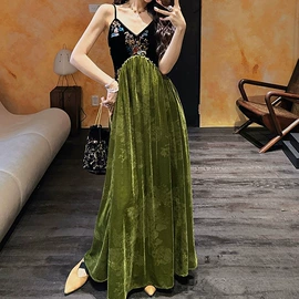 连衣裙;时尚休闲套装;半身裙