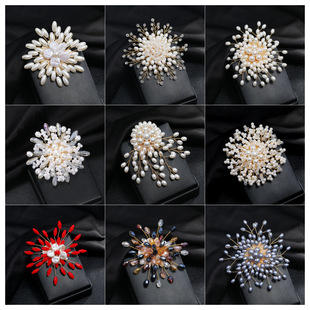 Handmade Copper Silk Snowflake Brooch Women Badge Pearl Crystal Brooch Women Fashion Snowflake Corsage Coat Accessories
