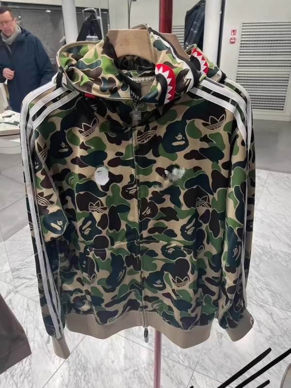 High-End Version 2026 Spring and Autumn Bape Collaboration Casual Sports Loose Hooded Jacket Unisex Trendy Coat