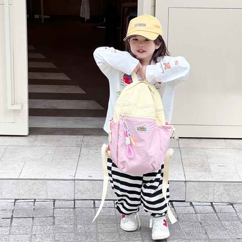 Mochila de estilo coreano para niños y niñas, mochila de estilo extranjero de gran capacidad para estudiantes de escuela primaria 2025 nueva mochila infantil