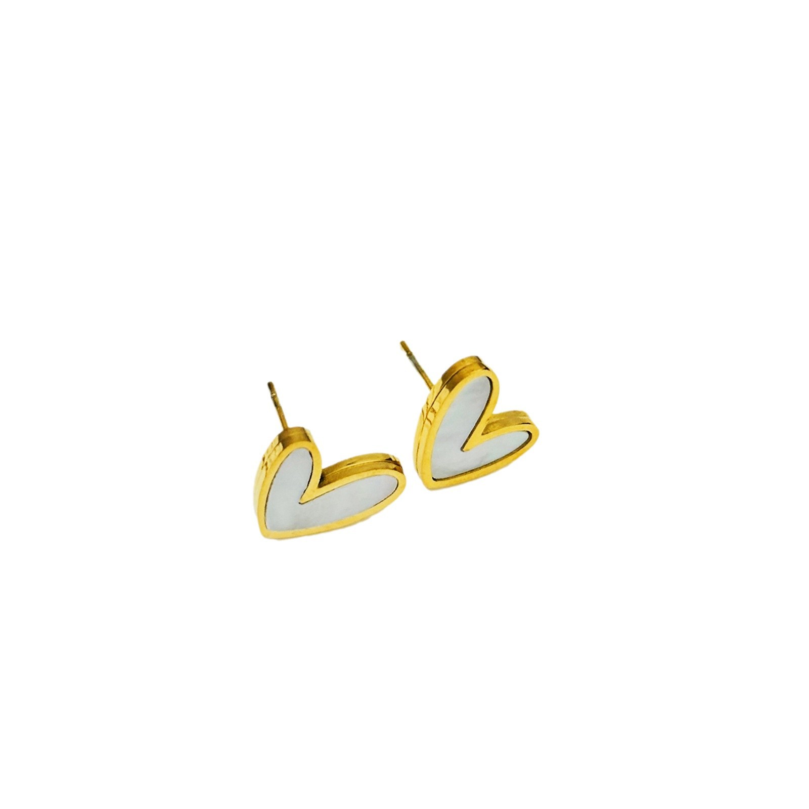 Acero de titanio de corazón de桃 18K oro simple amor de moda no se desvanece pernos de orejas nicho femenino sensación alta joyería pendientes pequeños