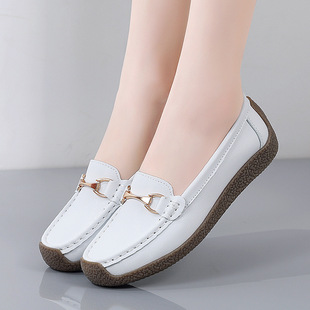 Spring New Flat Shoes Slip-in Comfortable Bean Shoes Casual Snail Shoes Women's Middle-aged and Elderly Soft Sole Mother Shoes