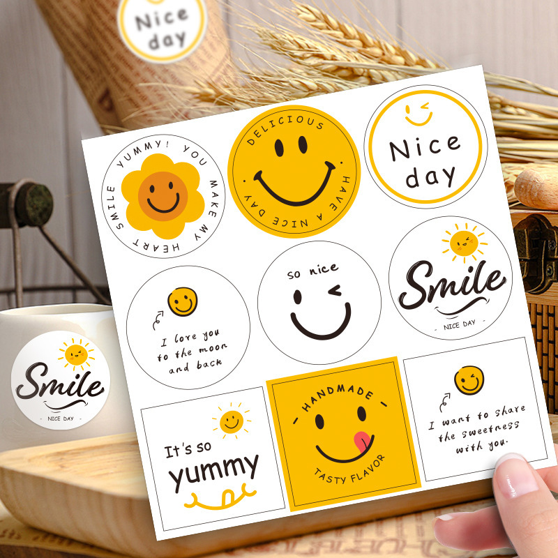 Cute cartoon smiley face sticker baking packaging sticker bread biscuit can sealing sticker decorative adhesive label