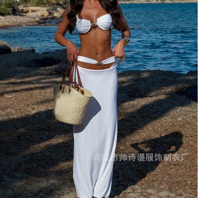 Nuevo traje de baño de tres piezas con cordones bikini sexy traje de baño dividido bikini europeo y americano color sólido falda de playa delgada