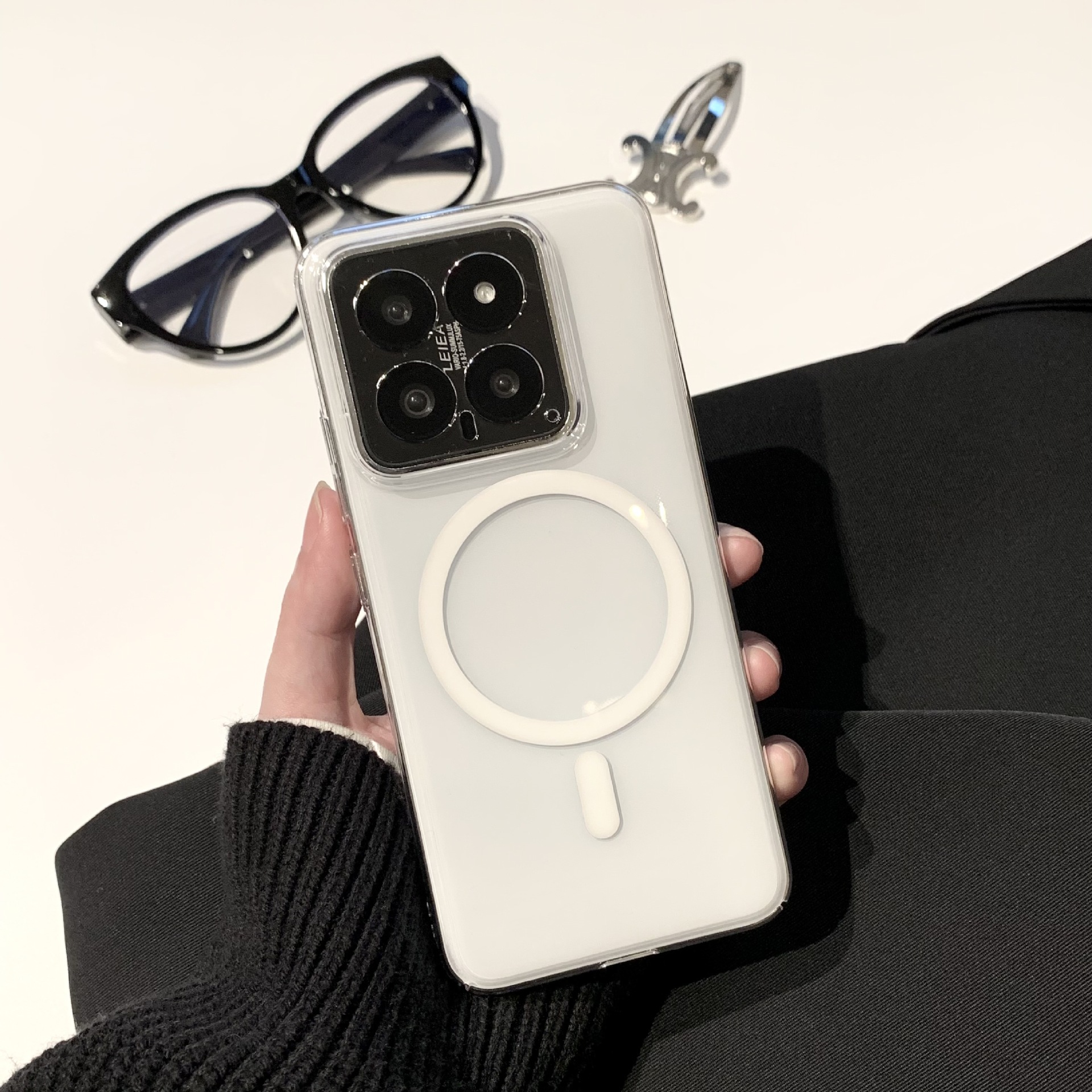 Suitable for Xiaomi 15Pro Mobile Phone Case with Fine Holes, Magsafe Magnetic Suction, 14Ultra Pc High-Transparency Hard Case, Anti-Fingerprint