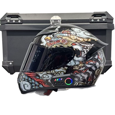 Motosiklet kaskı (dəbilqə): Helmet