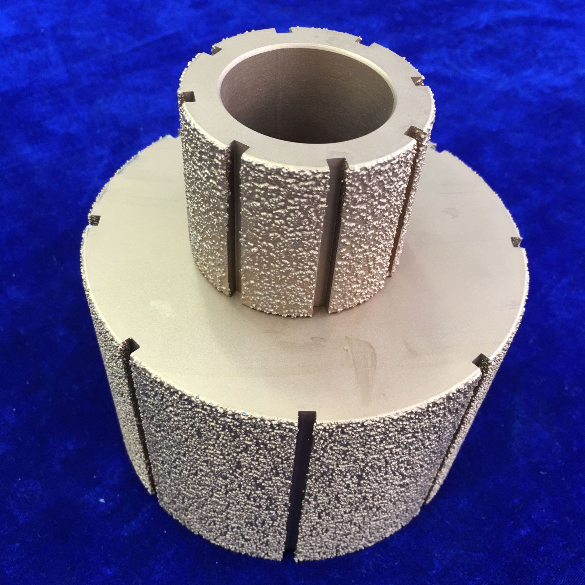 钎焊金刚石带槽滚轮真空钎焊排屑槽砂轮非标异型可做打磨铸件石材