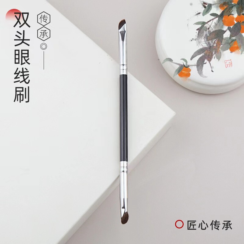 Beauty 196 double-headed sickle eyeliner brush blade brush lying silkworm eye details Cangzhou Qingxian makeup brush Beauty 196 double-headed sickle eyeliner brush blade brush lying silkworm eye details Cangzhou Qingxian makeup brush