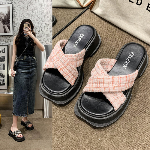  New Cross Braided Thick Soled Roman Sandals for Women Retro Square Toe Fashion Outerwear Straight Beach Shoes for Women
