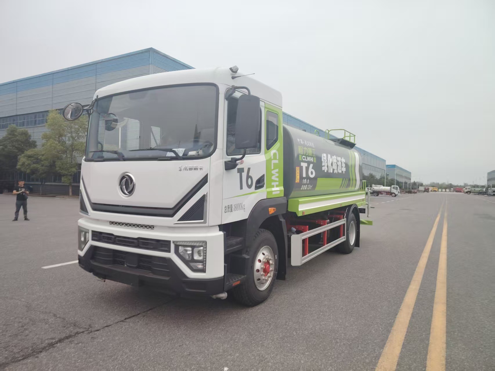 Brand new Dongfeng Dolica D9 Yuchai 170 horsepower sprinkler truck, actual tank volume 13 cubic meters, spray truck