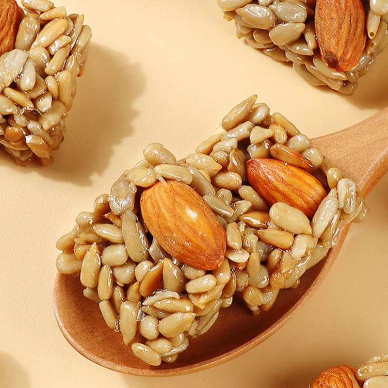 Whole box wholesale casual internet celebrity snacks individually packaged dormitory drama relieving greedy crisp almond melon seeds crisp