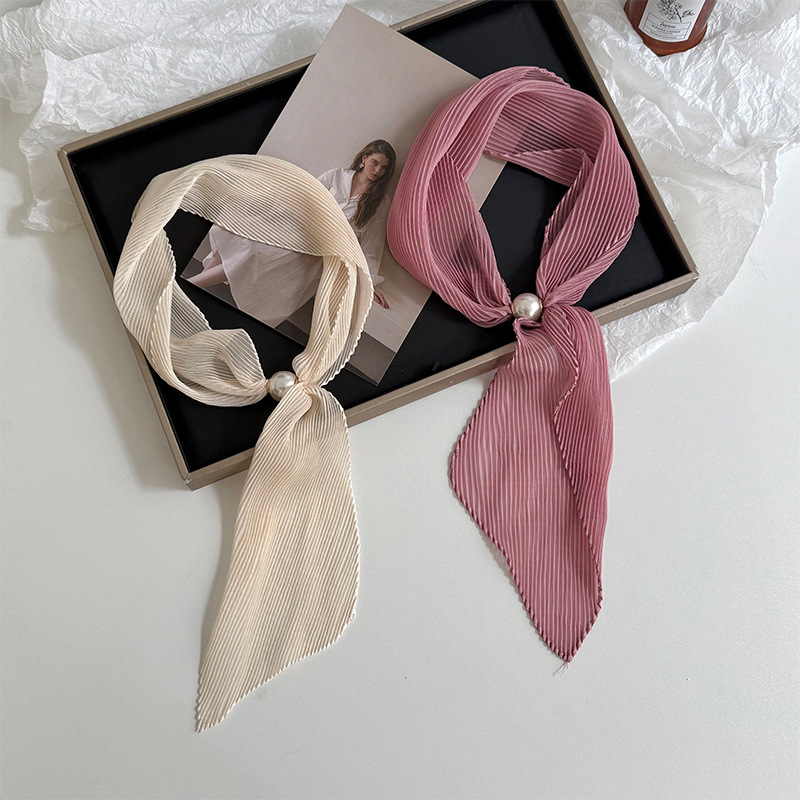Pañuelo de seda largo pequeño con hebilla magnética de perlas, nuevo estilo femenino, camisa a juego de color sólido de todo fósforo, bufanda de cuello pequeña, bufanda de seda arrugada