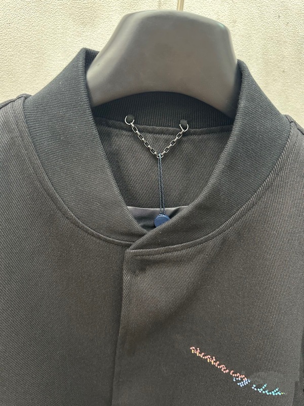 正确版本现货高品质V家新款彩钻字母麂皮夹克棒球服外套男女同款|undefined