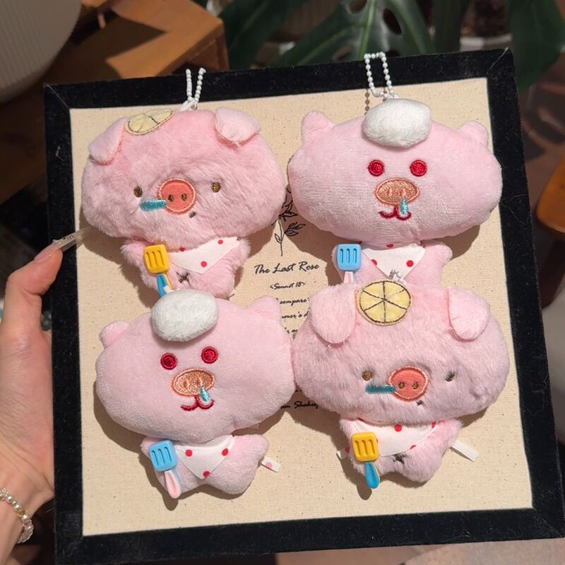 Cute and adorable plush piggy charm, a creative doll for hanging on bags or as a keychain, perfect as a gift for students Cute and adorable plush piggy charm, a creative doll for hanging on bags or as a keychain, perfect as a gift for students