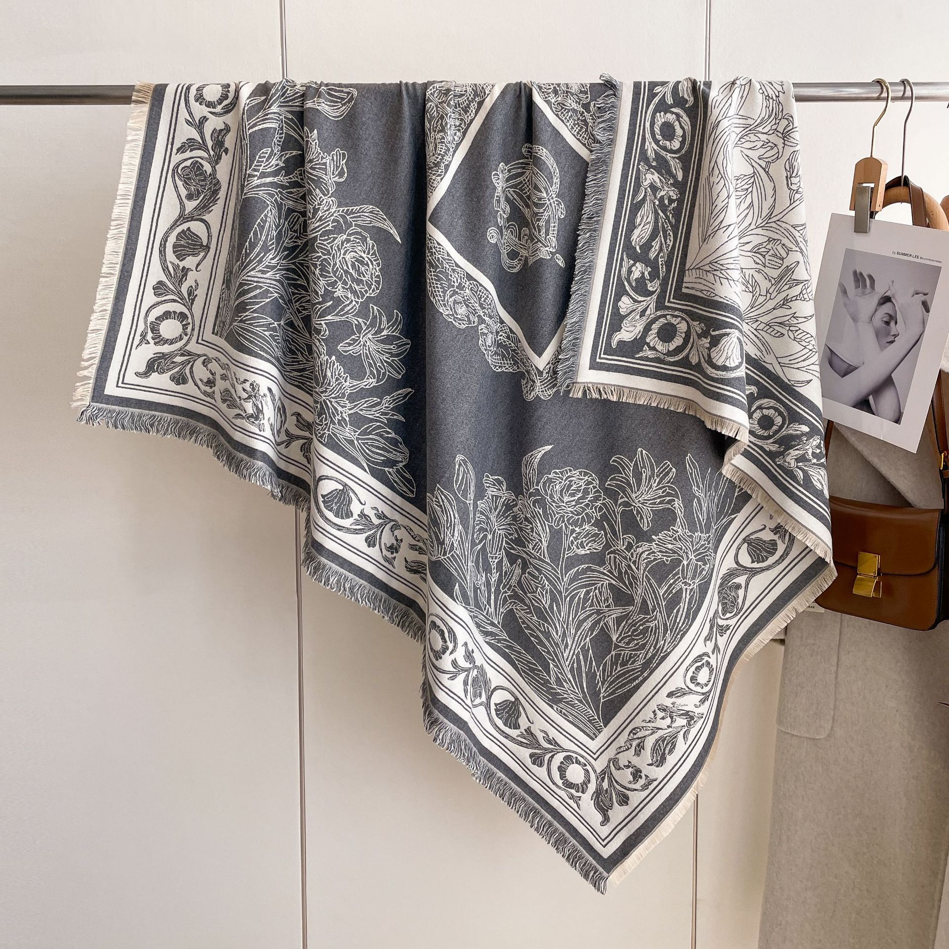 Impresión floral coreana toallas grandes engrosadas capa de decoración 2024 otoño y invierno doble cara imitación de cachemir abrigo abrigo