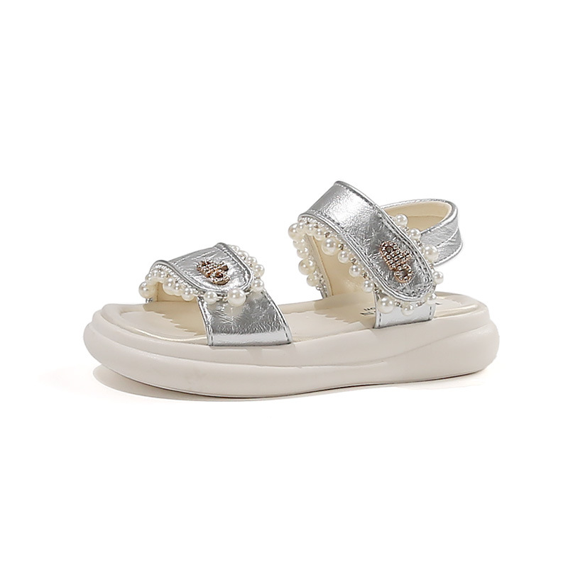 Modas para niñas sandalias versátiles de verano 2026 nuevos zapatos de playa de aire extranjero para niños grandes zapatos de princesa de perlas image 6