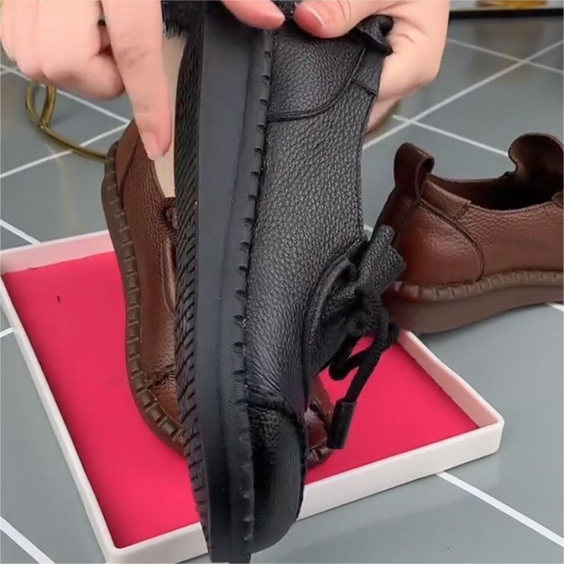 Zapatos de cuero suave con lazos de suela suave para mamá, 2025 otoño nuevos zapatos de cuero pequeños de un pie de mediana edad zapatos de tacones planos cómodos