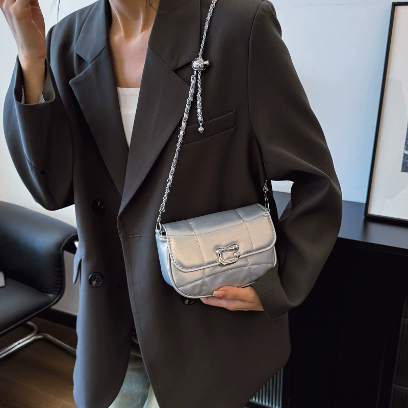 Retro shoulder bag, universal strap, simple elegant small crossbody, 0.3 kg