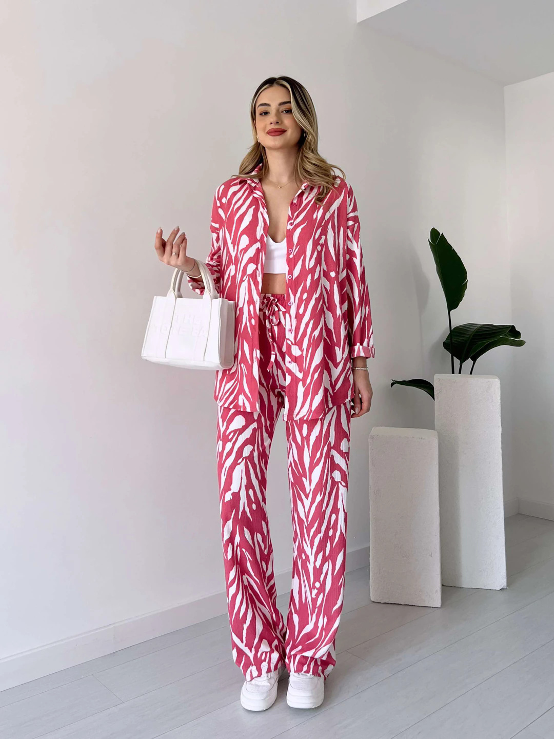 560g Weight Long Sleeve Sleeve Length Spandex, Polyester Fabric Type Pant Co-ord Set Sets Type 2 Pieces Set Quantity Daily Occasion Turndown Neckline Regular Fit Fit Type Printing Pattern Spring Season Women's Gender Printing Design Streetwear Style Daily Women's Streetwear Printing Spandex Polyester Printing Pant Co-ord Set Pants Sets 26