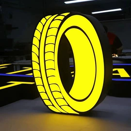 灯箱;酒店指示牌;广告牌