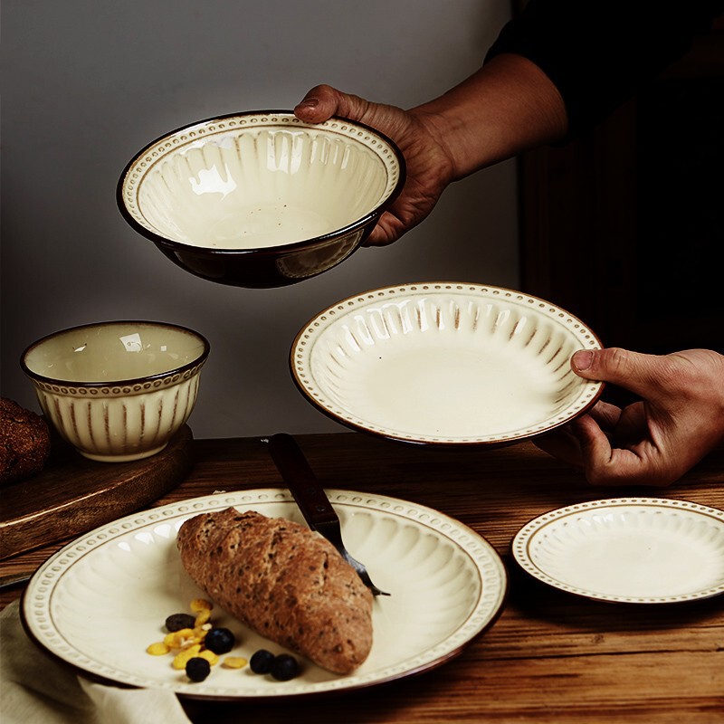 European-Style Retro Ceramic Tableware Set with a High-End Feel, Including Bowls and Plates for Home Use, Western-Style Dinner Plates, and Embossed Sets