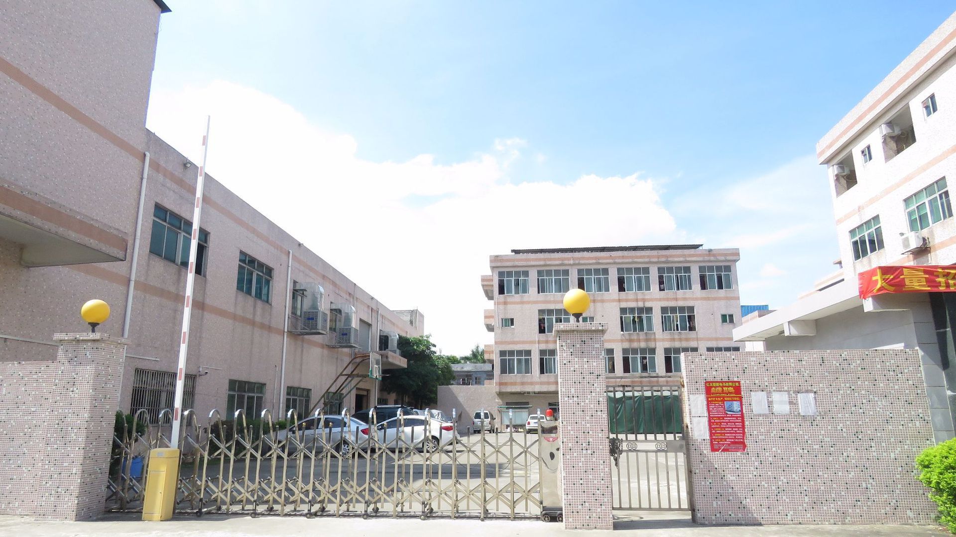 22546280752_1964698961