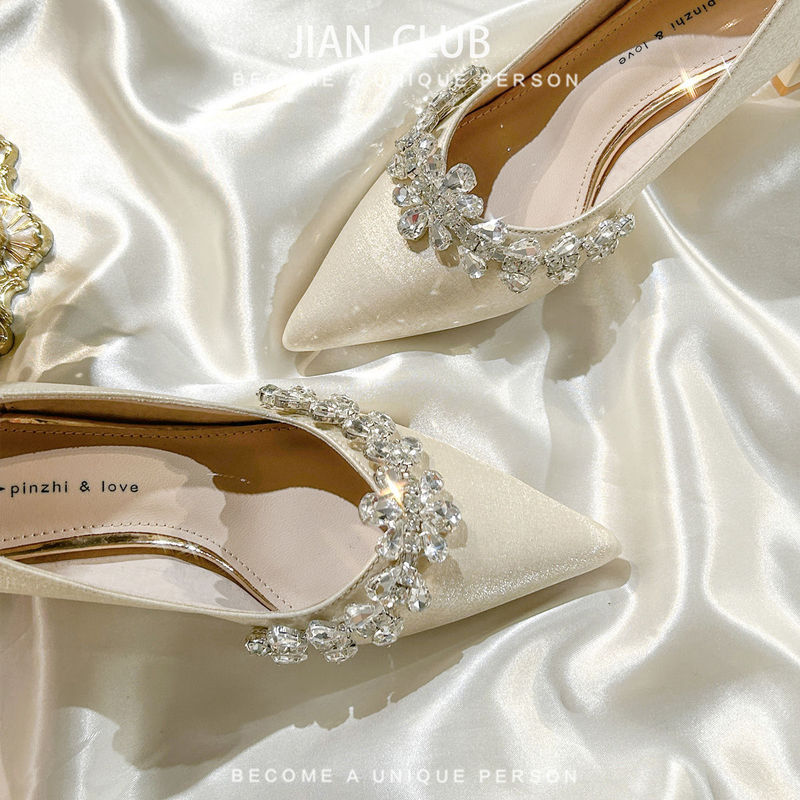 Satin Beautiful Wedding Shoes for Women 2025 New Wedding Mid-Heel Engagement Bridal Shoes Main Wedding Dress Xiuhe High Heels Thick Heels