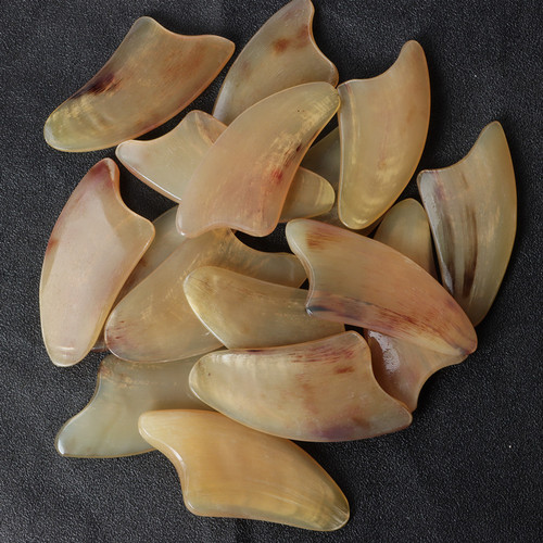 Sheep's horn triangular piece, horn scraping board, horn single scraping sheet 9-10cm, horn scraping board, horn comb