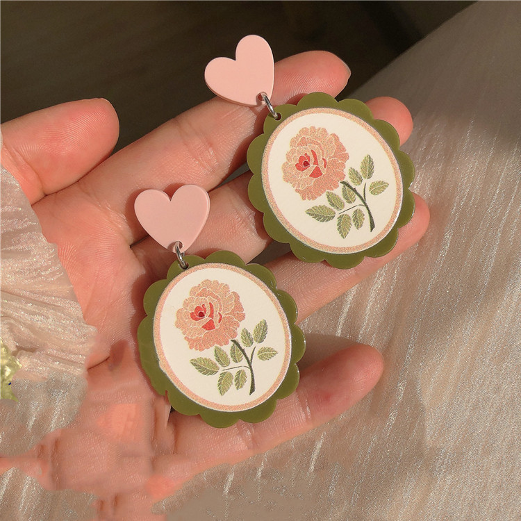 Retro elegant brand summer fashionable earrings