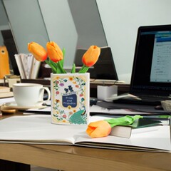 現物の陶磁器の花瓶の花の挿し込みの置物のデスクトップの装飾のアイデアの個性の本の装飾器の食卓の花瓶