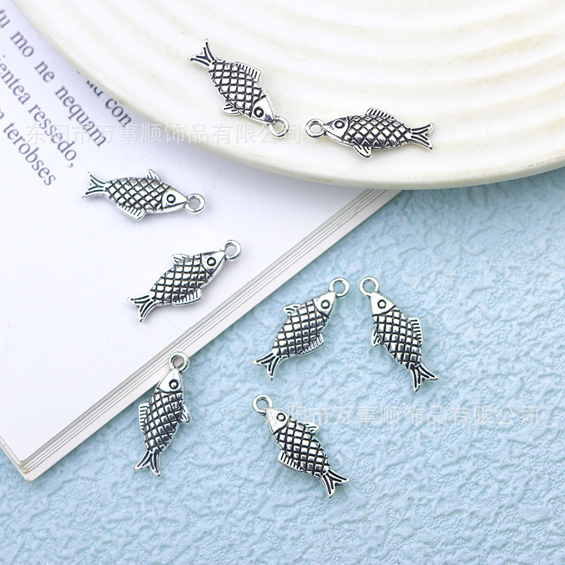 热销合金diy配饰9x20mm长条鱼吊坠海洋项链手链耳饰饰品配件批发
