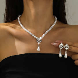 欧美时尚新珍珠项链首饰套装镶钻玫瑰花镂空吊坠珍珠流苏新娘套链