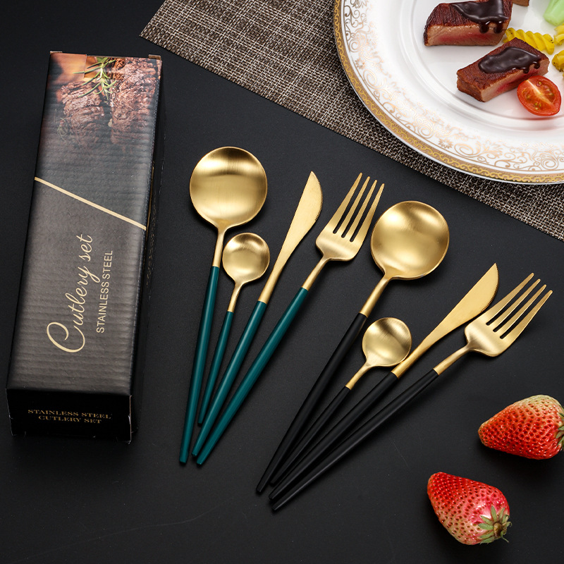 Transfronterizo Amazon mango redondo portugués cuchillo y tenedor cuchara set de platos de acero inoxidable mate cuchillo y tenedor de filete set 24 piezas