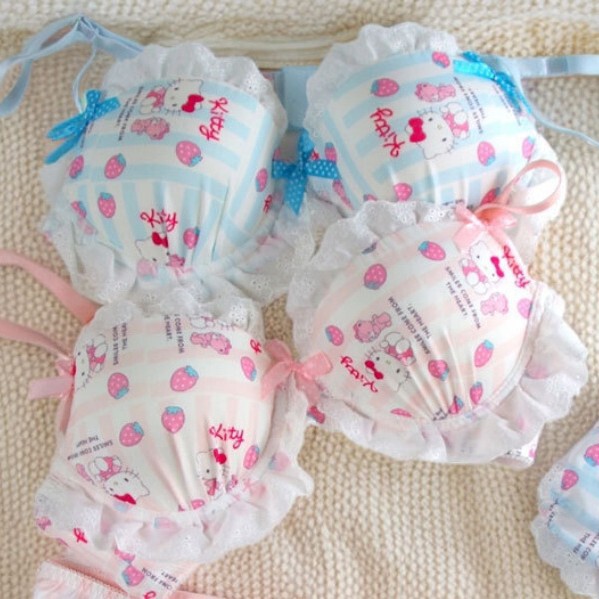 Pink Hello Kitty Sweet and Cute Girl's Lingerie Japanese Lace Pure Desire Small Chest Push-Up Student Bra Pink Hello Kitty Sweet and Cute Girl's Lingerie Japanese Lace Pure Desire Small Chest Push-Up Student Bra