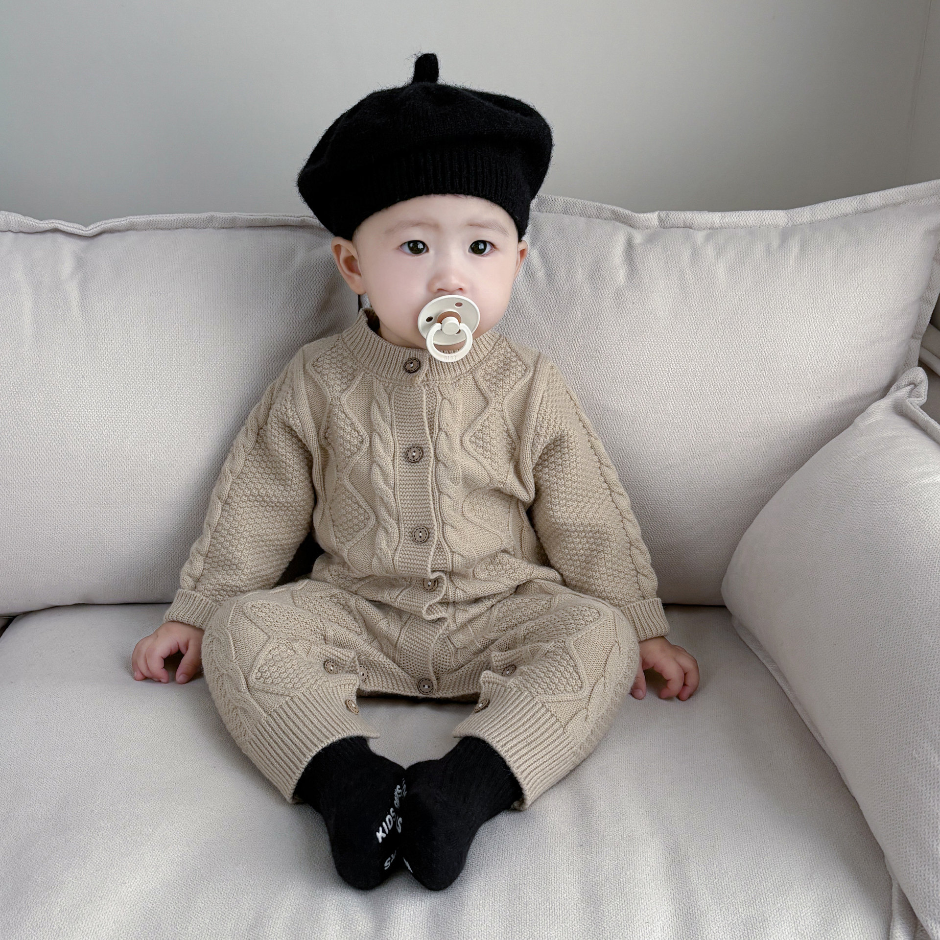 Conjunto de otoño e invierno de una pieza de punto para bebé de estilo coreano para niños y niñas, mameluco largo de punto grueso, súper lindo y elegante para salir.